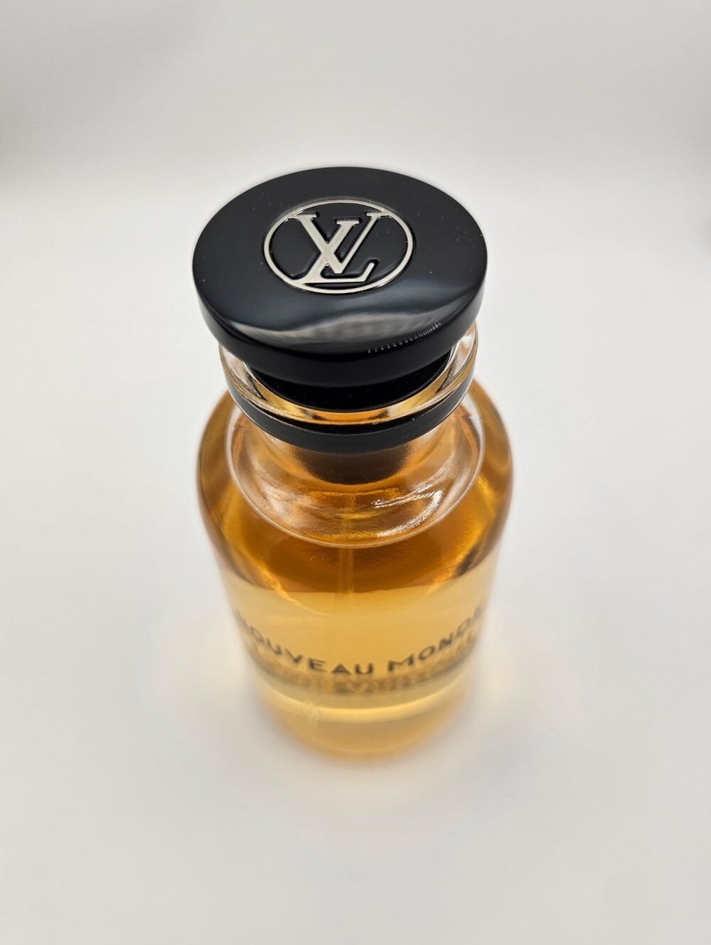 ⭐️ 1 Btl✅️ LOUIS VUITTON NOUVEAU MONDE FRAGRANCE💯100ML BOTTLE ➕️ 💥5pc=10ML✅️ - Picture 3 of 16